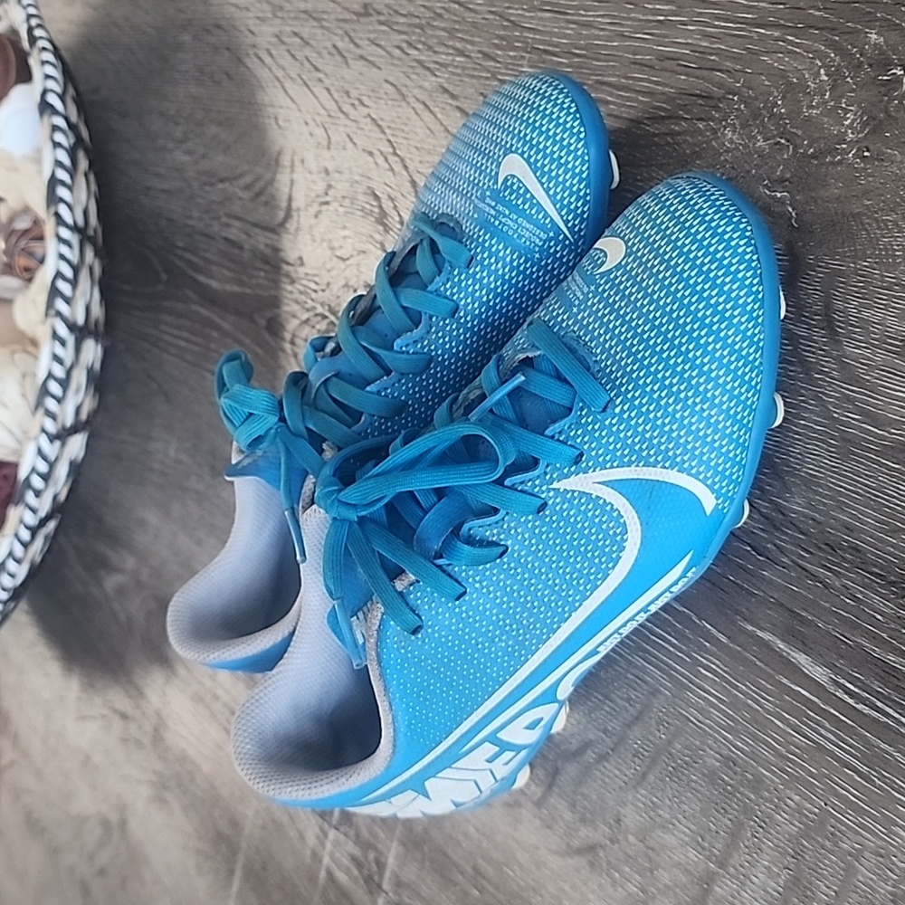 Nike Jr. Mercurial Vapor 13 Club FG Soccer Cleats New Lights 3.5Y